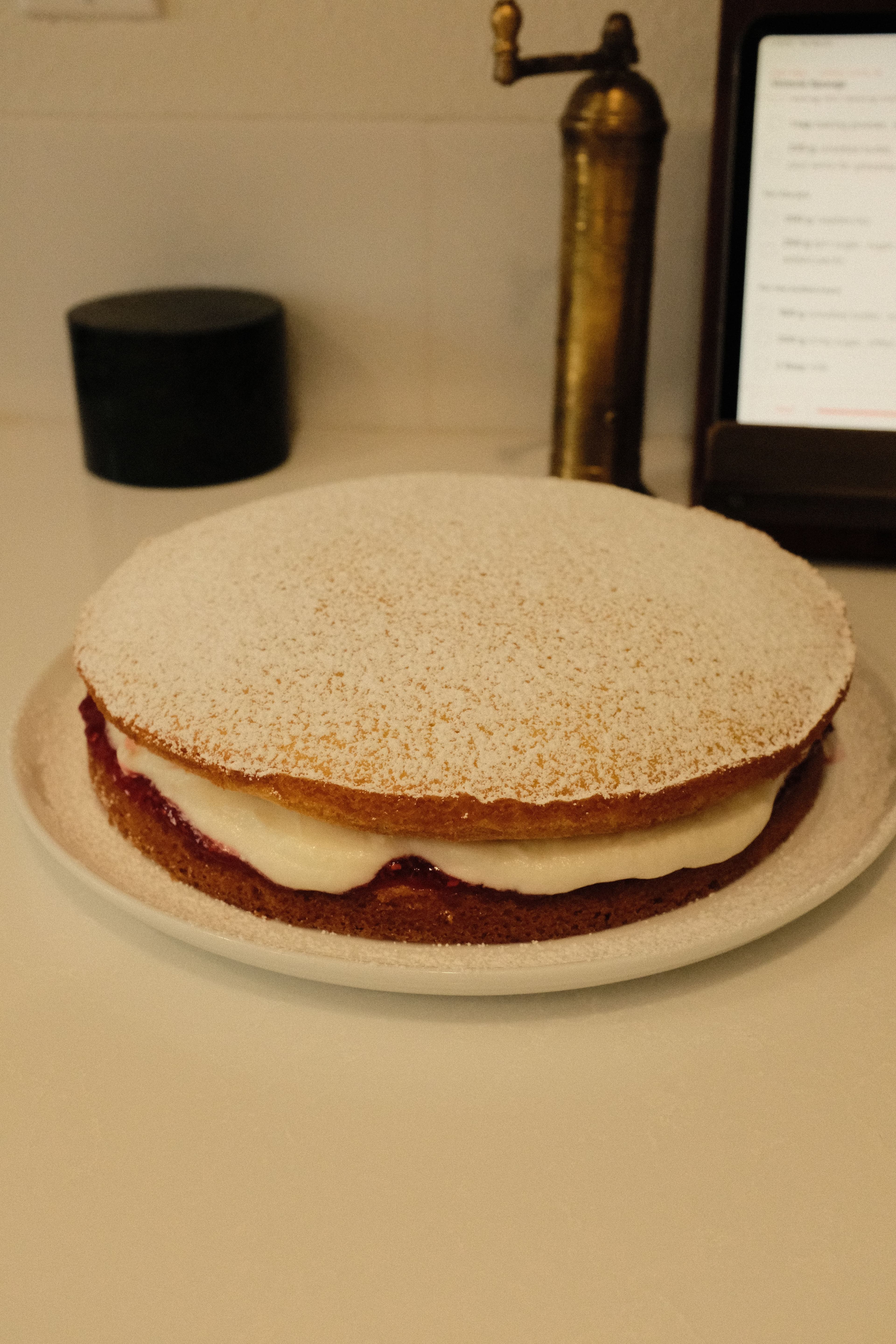 victoria sandwich sponge cake
